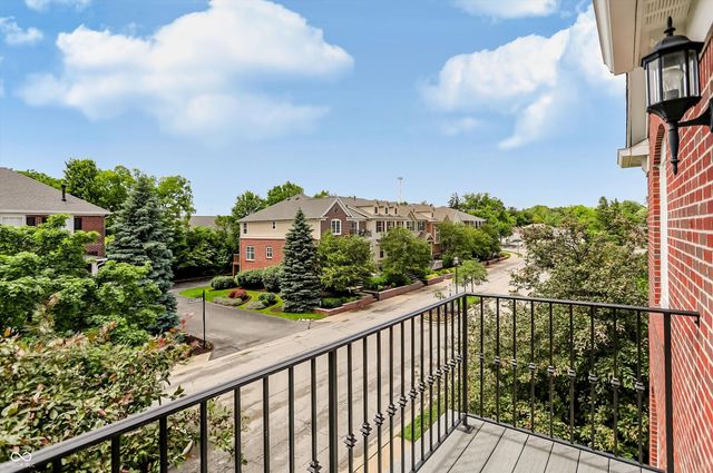 201 Manchester Drive, Zionsville, IN 46077