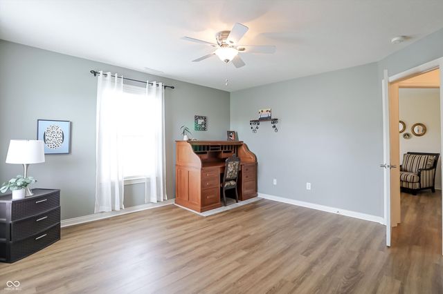 201 Manchester Drive, Zionsville, IN 46077
