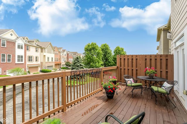 201 Manchester Drive, Zionsville, IN 46077