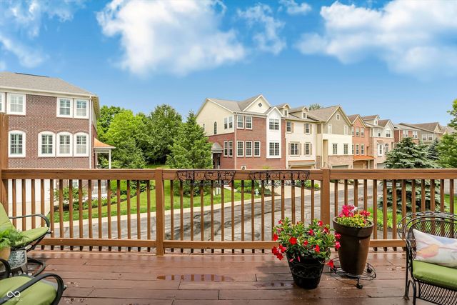201 Manchester Drive, Zionsville, IN 46077