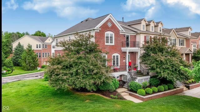 201 Manchester Drive, Zionsville, IN 46077