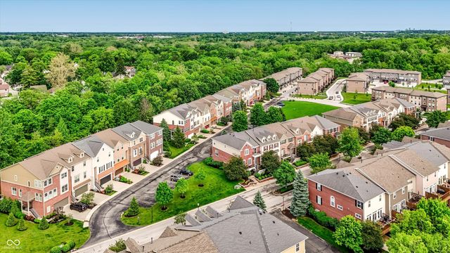 201 Manchester Drive, Zionsville, IN 46077