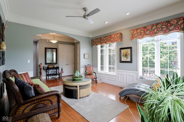 201 Manchester Drive, Zionsville, IN 46077