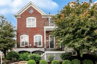 201 Manchester Drive, Zionsville, IN 46077
