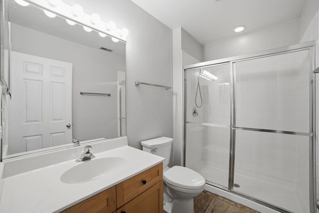 4050 N Lincoln Avenue 304, Chicago, IL 60618
