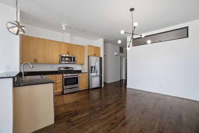 4050 N Lincoln Avenue 304, Chicago, IL 60618