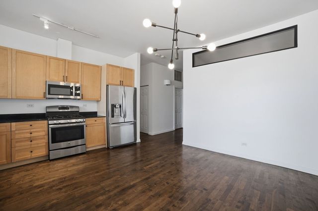4050 N Lincoln Avenue 304, Chicago, IL 60618