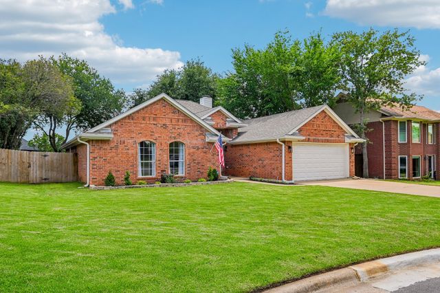 7524 Brentwood Court, North Richland Hills, TX 76182
