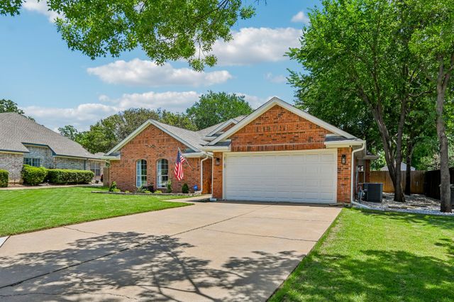 7524 Brentwood Court, North Richland Hills, TX 76182