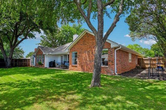 7524 Brentwood Court, North Richland Hills, TX 76182