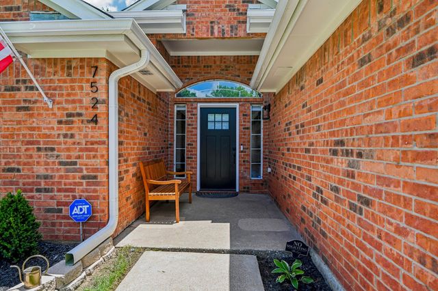 7524 Brentwood Court, North Richland Hills, TX 76182