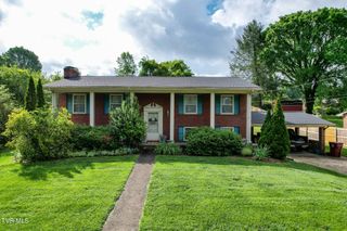 523 Ravenwood Drive, Johnson City, TN 37604