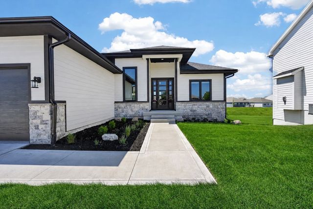1005 Spruce Street, Waukee, IA 50263
