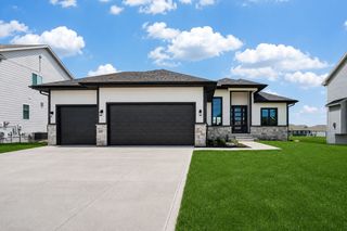 1005 Spruce Street, Waukee, IA 50263