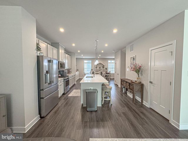 4 FLAMINGO CT, Sewell, NJ 08080