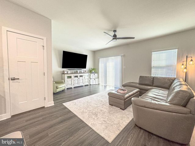 4 FLAMINGO CT, Sewell, NJ 08080