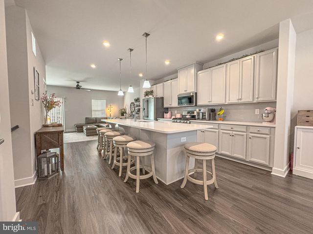 4 FLAMINGO CT, Sewell, NJ 08080