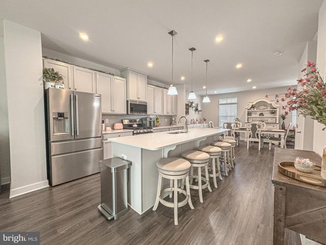 4 FLAMINGO CT, Sewell, NJ 08080