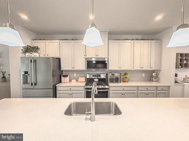 4 FLAMINGO CT, Sewell, NJ 08080