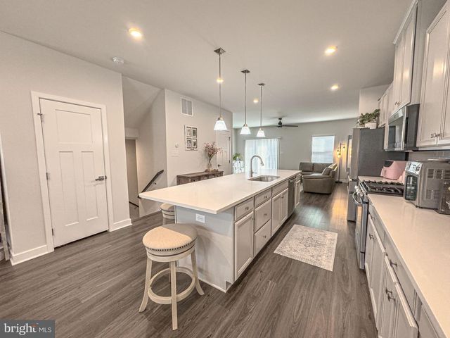 4 FLAMINGO CT, Sewell, NJ 08080