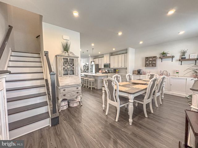 4 FLAMINGO CT, Sewell, NJ 08080