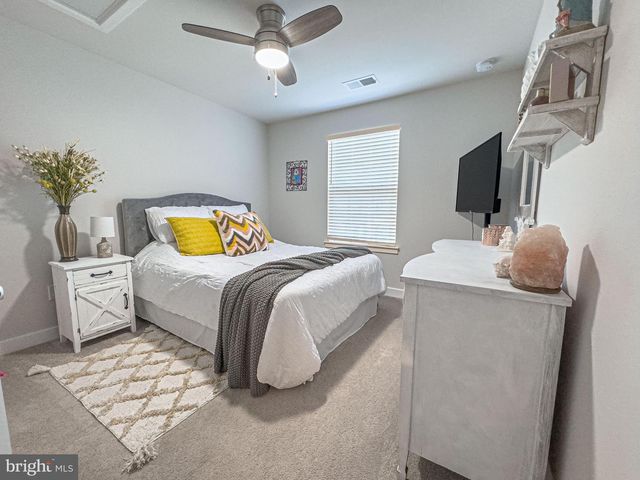 4 FLAMINGO CT, Sewell, NJ 08080