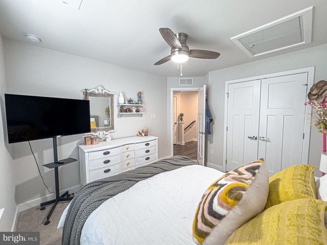 4 FLAMINGO CT, Sewell, NJ 08080