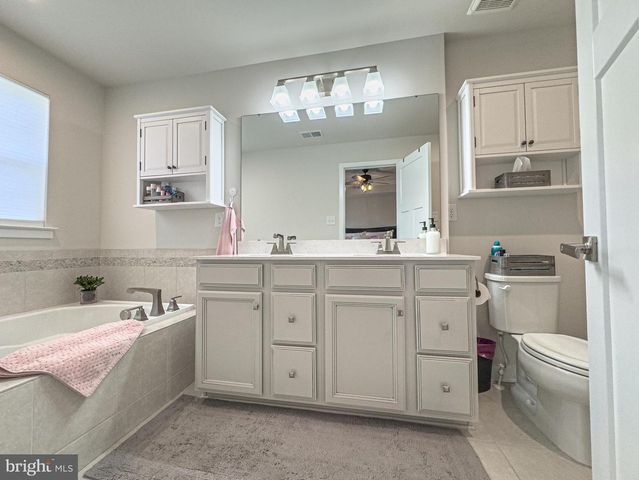 4 FLAMINGO CT, Sewell, NJ 08080