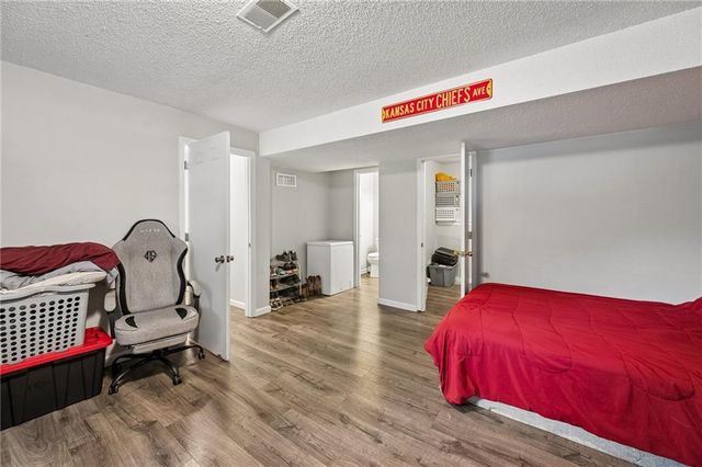 1226 NW 70th Street, Kansas City, MO 64118