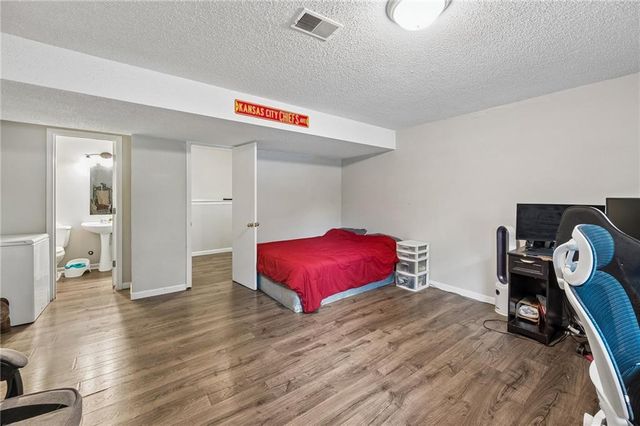1226 NW 70th Street, Kansas City, MO 64118