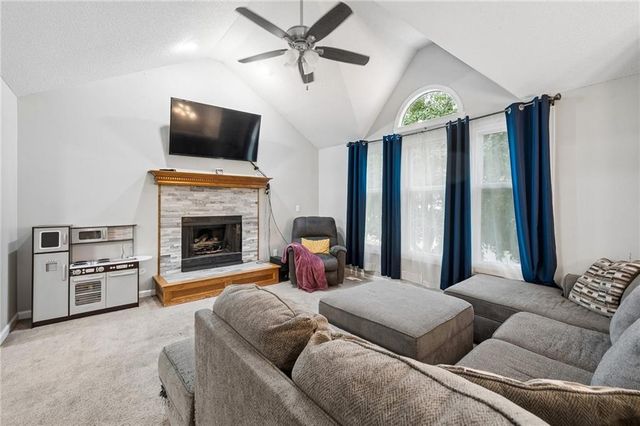 1226 NW 70th Street, Kansas City, MO 64118