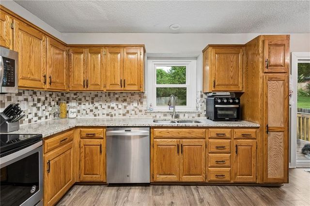 1226 NW 70th Street, Kansas City, MO 64118