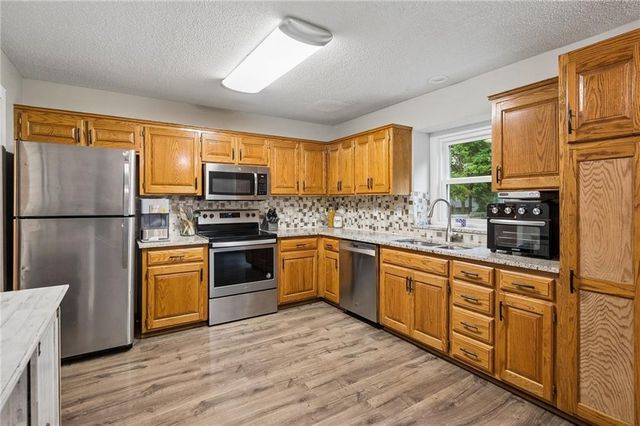 1226 NW 70th Street, Kansas City, MO 64118