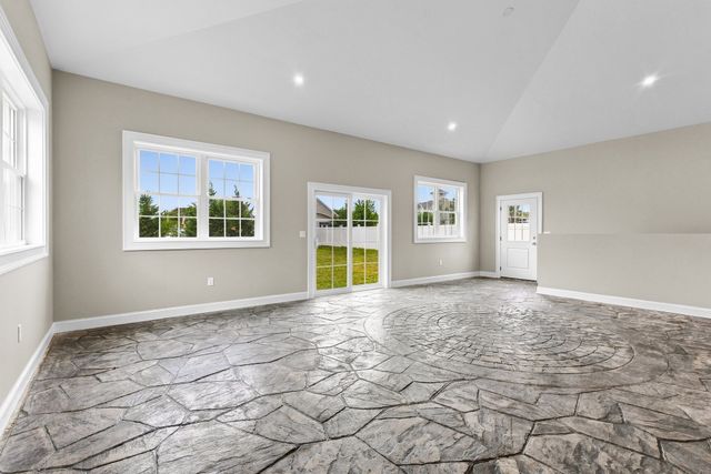 111 Farland Cir, New Bedford, MA 02745
