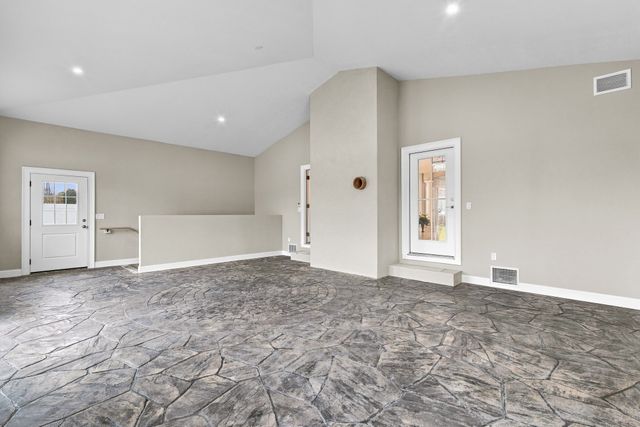 111 Farland Cir, New Bedford, MA 02745