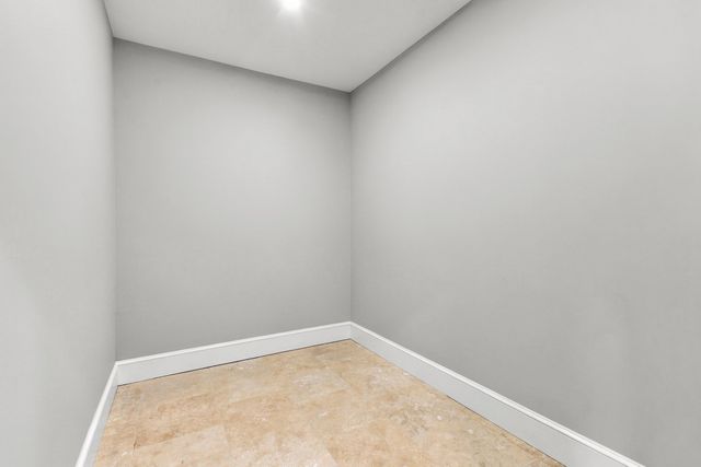 111 Farland Cir, New Bedford, MA 02745