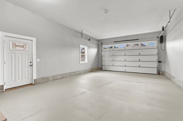 111 Farland Cir, New Bedford, MA 02745