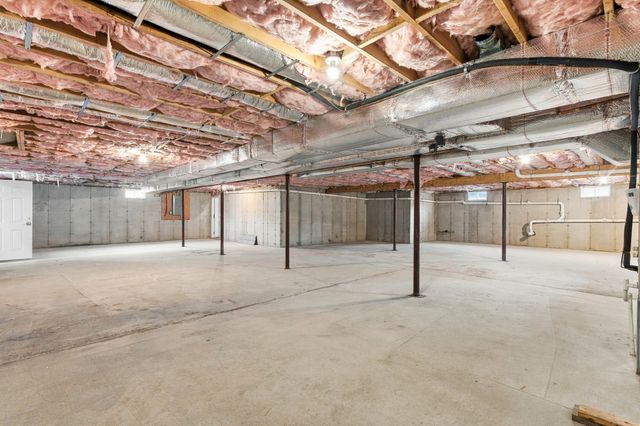 111 Farland Cir, New Bedford, MA 02745