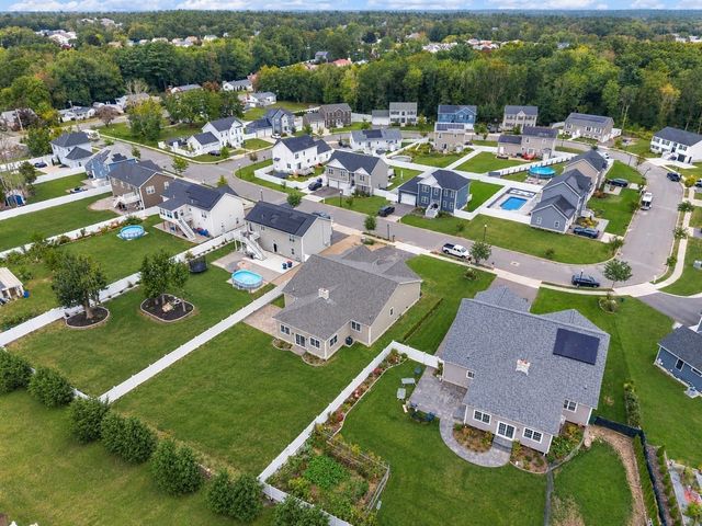 111 Farland Cir, New Bedford, MA 02745