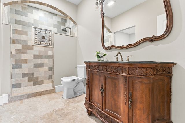 111 Farland Cir, New Bedford, MA 02745