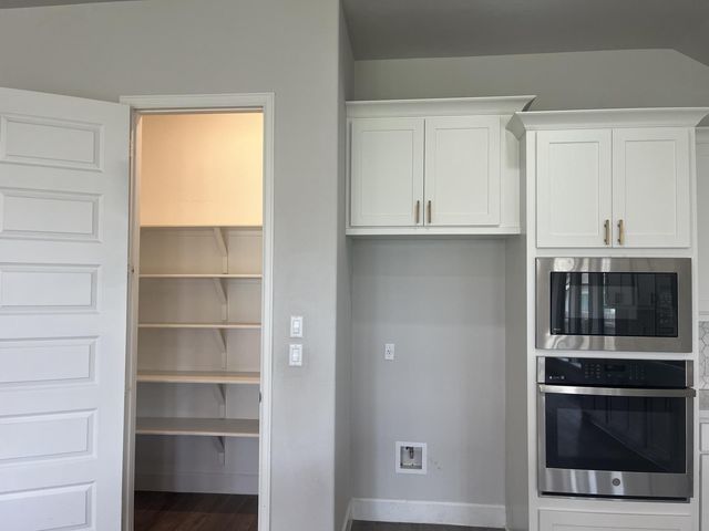 113 Ray CT, Liberty Hill, TX 78642
