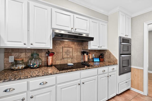 2002 E Warwick Circle, Longview, TX 75601