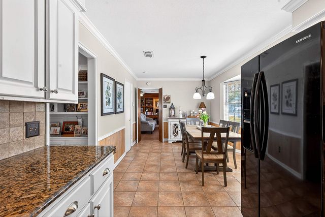 2002 E Warwick Circle, Longview, TX 75601