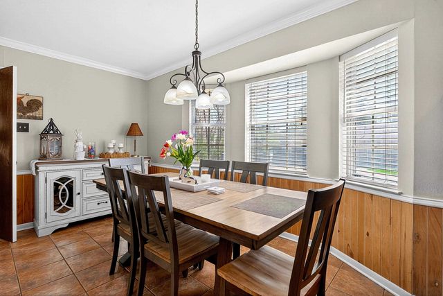 2002 E Warwick Circle, Longview, TX 75601