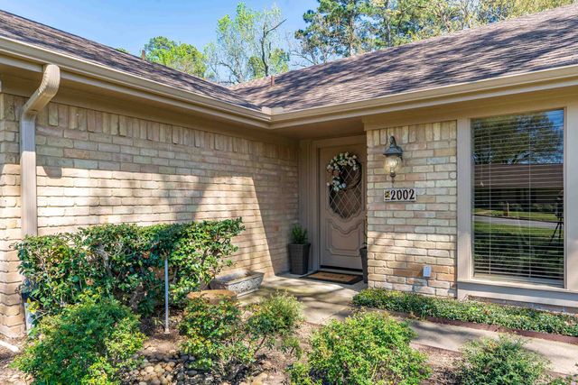 2002 E Warwick Circle, Longview, TX 75601