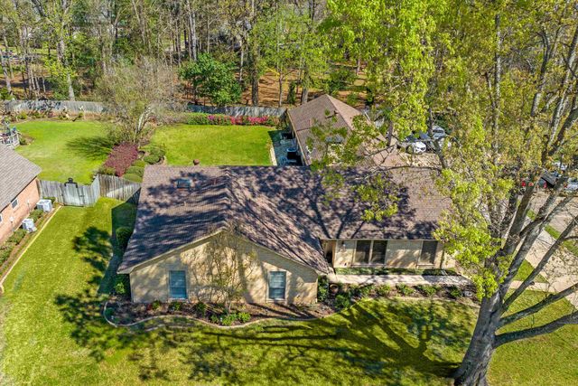 2002 E Warwick Circle, Longview, TX 75601