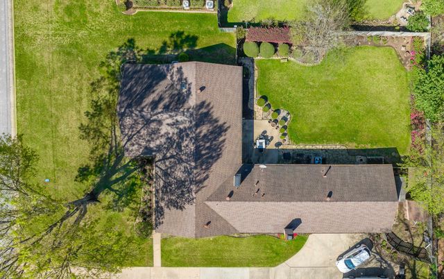 2002 E Warwick Circle, Longview, TX 75601