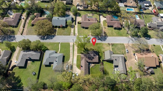 2002 E Warwick Circle, Longview, TX 75601