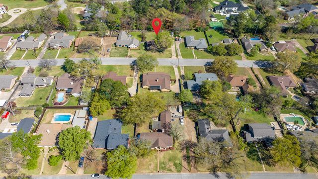 2002 E Warwick Circle, Longview, TX 75601
