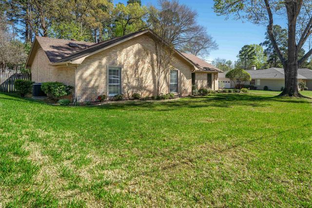 2002 E Warwick Circle, Longview, TX 75601